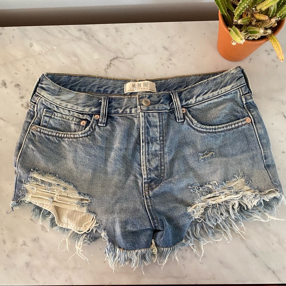 NWOT We Are Free Free People denim Jean shorts 27
